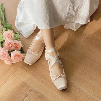 2023 Moda Klasik İpek bale ayakkabıları Lace up bale ayakkabıları Kadın Kare Ayak Papyon Kadınlar Flats Zarif Sevgililer Ayakkabı