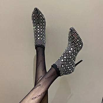 Moda Kadın Pompaları Kadın Örgü İnce Yüksek Topuklu Sivri Burun Ayakkabı Bayanlar Kristal Hollow Out Kayma Seksi Tasarım Ayakkabı 2022 Yeni